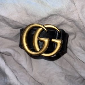 GUCCI LEATHER BELT WITH DOUBLE G BUCKLE